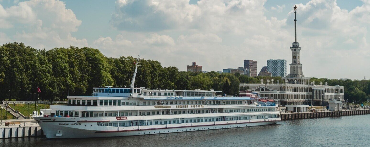 Read more about the article Russian Cruise Itineraries : Explore the Most Famous Itineraries from Saint Petersburg to Moscow and Winter Sailing to Lake Baikal